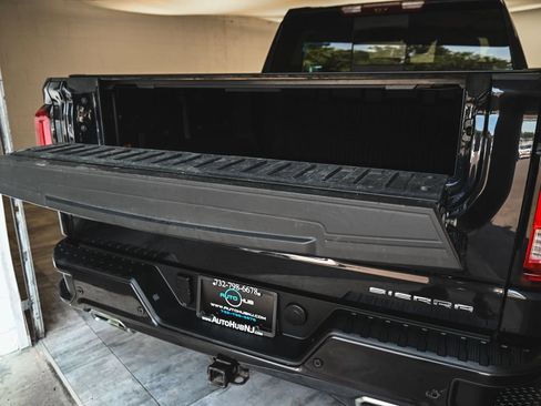 Used 2022 GMC Sierra 1500 Denali Ultimate AWD/4WD image 37
