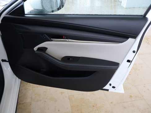 Used 2021 MAZDA MAZDA3 s image 36