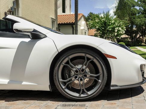 Used 2014 McLaren MP4-12C Spider RWD image 11
