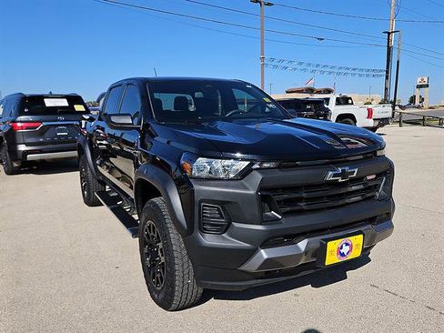 Used 2024 Chevrolet Colorado Trail Boss image 7