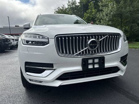Used 2024 Volvo XC90 B5 Plus w/ Protection Package Premier AWD/4WD image 12