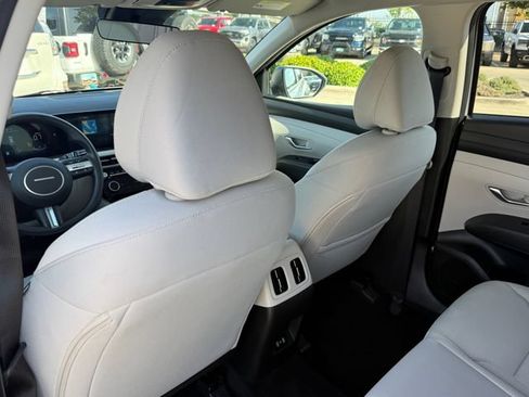 Used 2025 Hyundai Tucson SEL FWD image 28
