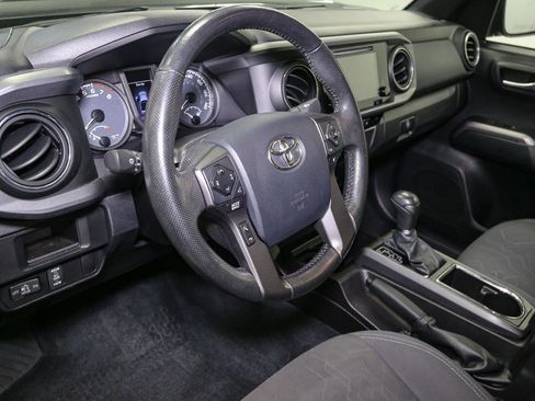 Used 2016 Toyota Tacoma TRD Off-Road image 23