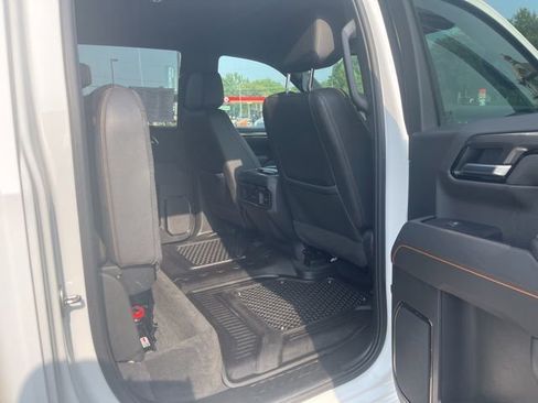 Used 2023 GMC Sierra 1500 AT4 image 11