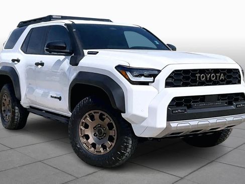 Used 2025 Toyota 4Runner Trailhunter image 3