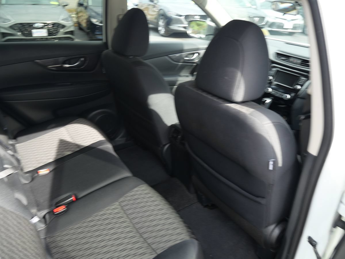 Used 2018 Nissan Rogue SV w/ Premium Package AWD/4WD image 22