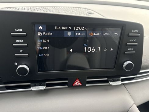 New 2026 Hyundai Elantra SE image 18