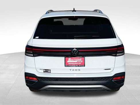 New 2025 Volkswagen Taos SE image 4