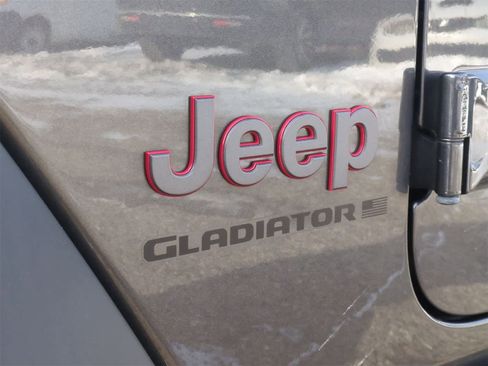 Certified 2023 Jeep Gladiator Rubicon w/ Cold Weather Group image 12