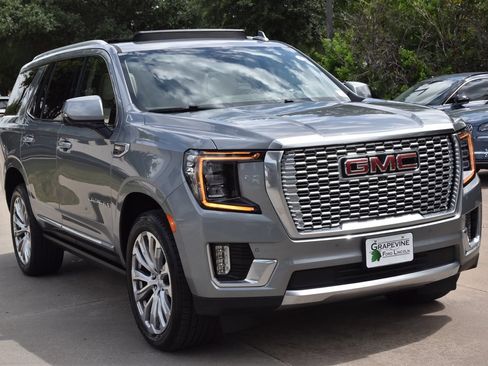 Used 2023 GMC Yukon Denali w/ LPO, Floor Liner Package AWD/4WD image 4