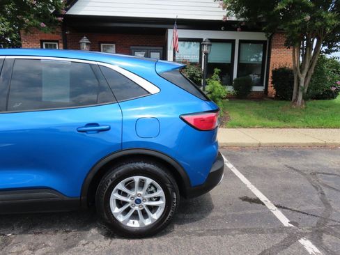 Used 2020 Ford Escape SE FWD image 4