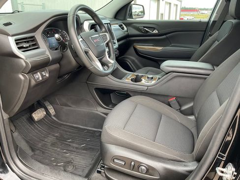 Certified 2021 GMC Acadia SLE w/ Driver Convenience Package AWD/4WD image 3