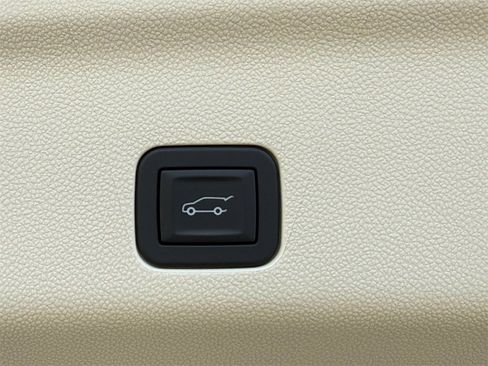 Used 2026 Cadillac Escalade Platinum Sport w/ LPO, ONYX Package image 19