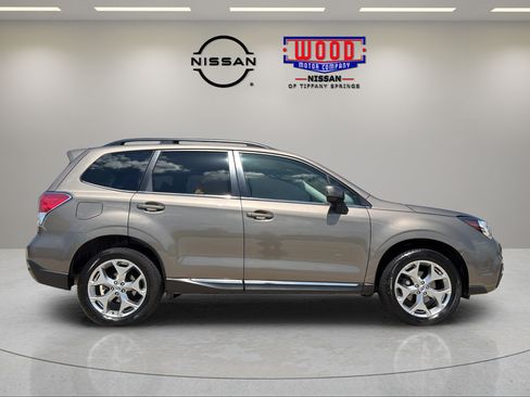 Used 2017 Subaru Forester 2.5i Touring AWD/4WD image 2