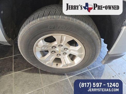 Used 2018 Chevrolet Silverado 1500 LT w/ Texas Edition AWD/4WD image 4