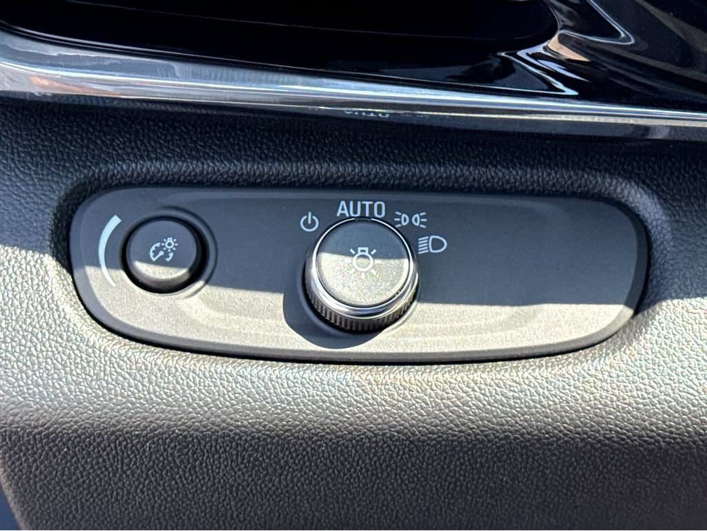 New 2026 Buick Envista Sport Touring w/ Convenience I Package FWD image 10