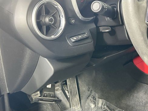 Used 2018 Chevrolet Camaro SS RWD image 10
