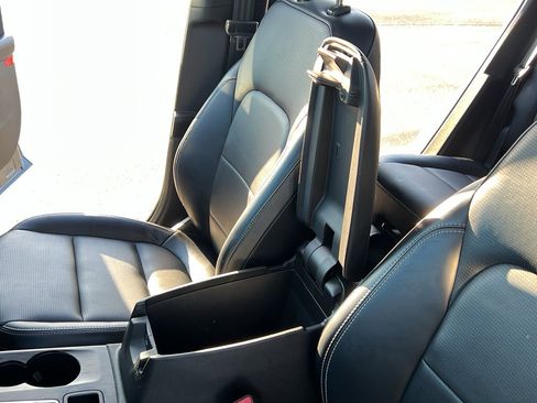 Used 2025 Ford Escape Platinum image 18