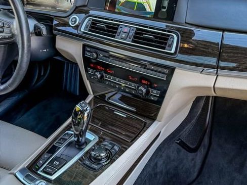 Used 2011 BMW ActiveHybrid 7 Li RWD image 31