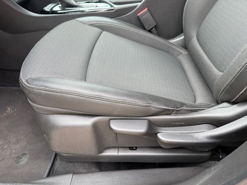 Used 2025 Buick Encore GX Preferred AWD/4WD image 22