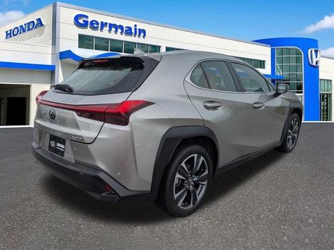 Used 2021 Lexus UX 200 w/ Premium Package FWD image 5