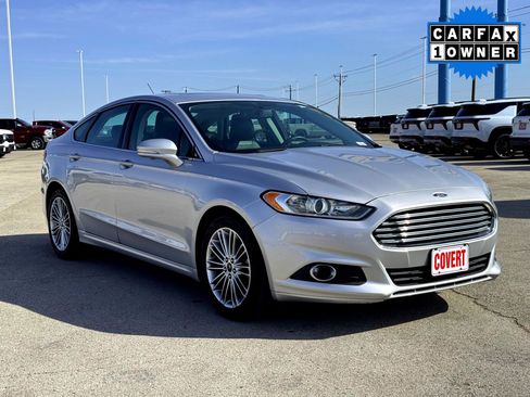 Used 2016 Ford Fusion SE w/ Equipment Group 202A image 4