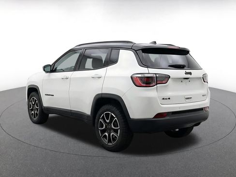 Used 2025 Jeep Compass Trailhawk AWD/4WD image 5