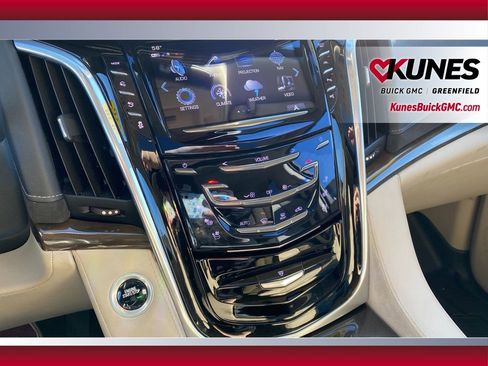 Used 2020 Cadillac Escalade ESV Premium Luxury image 26