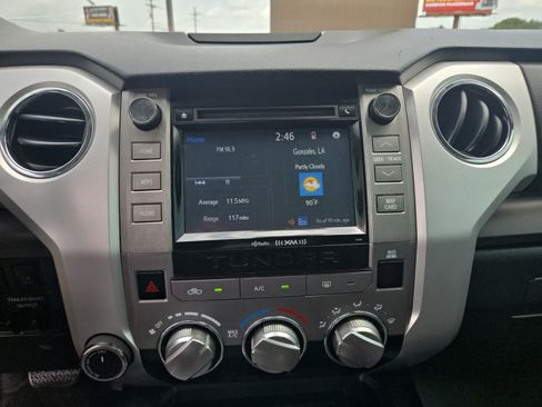 Used 2018 Toyota Tundra SR5 w/ SR5 Upgrade Package AWD/4WD image 15