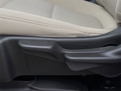 Used 2023 Chevrolet Traverse LS image 26