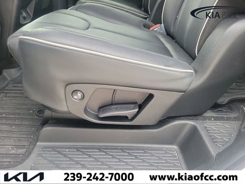 Used 2024 Hyundai Palisade SEL FWD image 13