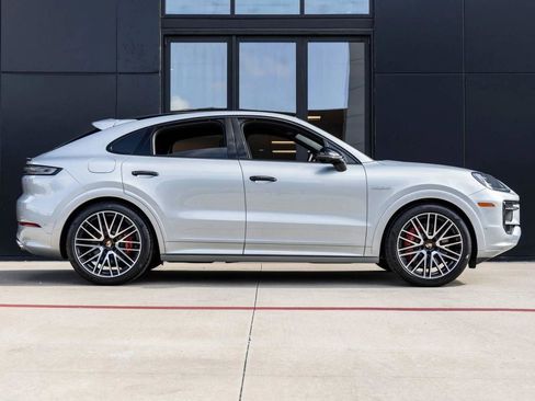 New 2025 Porsche Cayenne S image 60