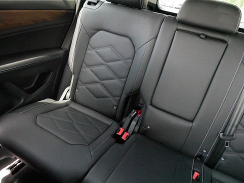 Certified 2026 Volkswagen Atlas SE AWD/4WD image 12