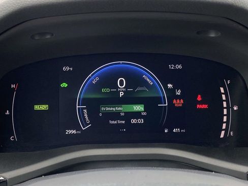 Used 2026 Toyota Camry SE FWD image 32