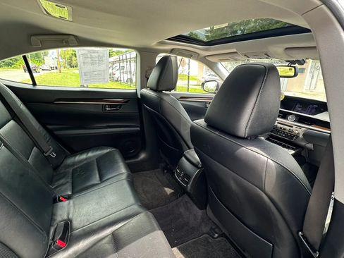Used 2013 Lexus ES 350 w/ Luxury Pkg FWD image 28