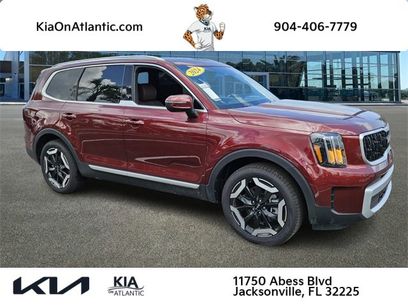Used 2024 Kia Telluride EX w/ EX Captain's Chair Package