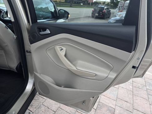 Used 2017 Ford Escape Titanium FWD image 19