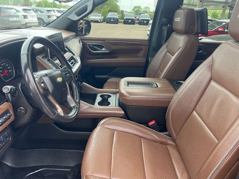 Used 2021 Chevrolet Suburban High Country AWD/4WD image 4