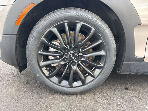 Used 2022 MINI Cooper Clubman S w/ Premium Package image 19