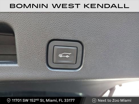 Used 2024 Chevrolet Traverse RS image 14