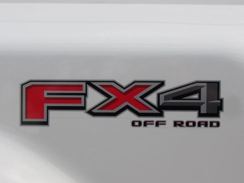 Used 2024 Ford F450 Platinum w/ FX4 Off-Road Package image 12