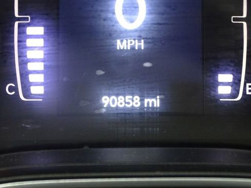 Used 2019 Jeep Cherokee Latitude w/ Popular Appearance Group FWD image 39