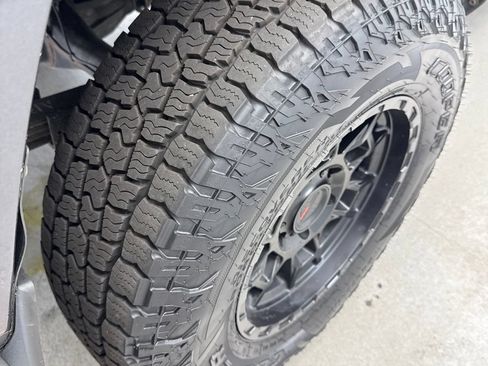 Used 2020 Toyota Tacoma SR AWD/4WD image 32