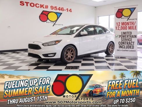 Used 2017 Ford Focus SE FWD image 1