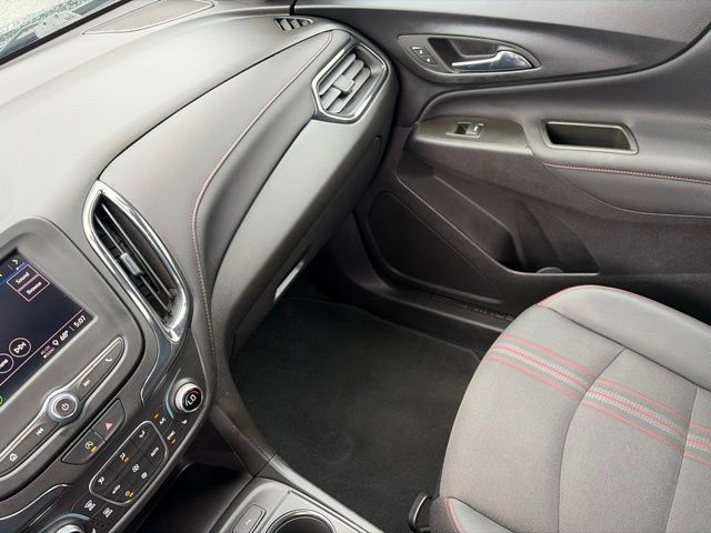 Used 2023 Chevrolet Equinox RS AWD/4WD image 14