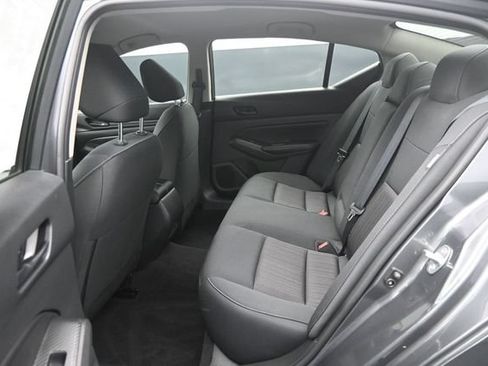 Used 2025 Nissan Altima 2.5 S FWD image 11