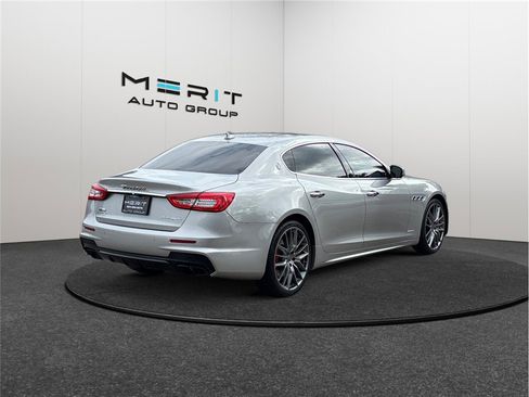 Used 2018 Maserati Quattroporte GTS GranSport image 9