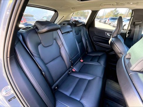Used 2023 Volvo XC60 B5 Plus w/ Climate Package image 19