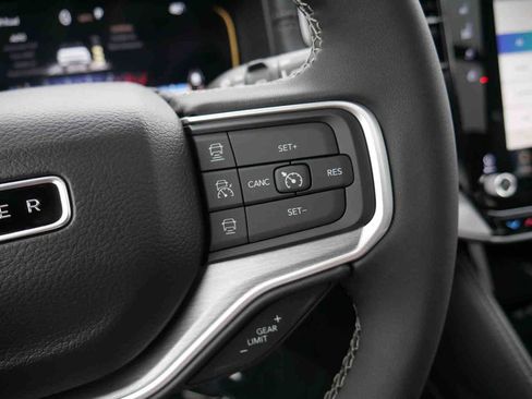 New 2025 Jeep Wagoneer L Series II image 37