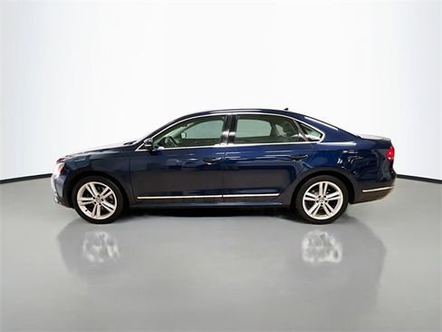 Used 2014 Volkswagen Passat 3.6 SEL Premium image 3
